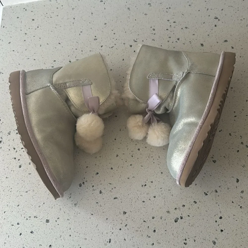 UGG Gita Pom Pom Girl's Metallic Gold Pink Leather Shearling Boots Size 6 Youth